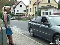 او با سکس زیباترین زن دنیا بیدمشک کچلی خود روی صورت شخص نشسته و خودش را از کونیلینگوس نرم کشید