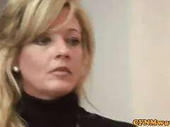 دختران زیباترین سکس ها قد بلند با شلوار کوتاه بر شخص مطیع پا می گذارند